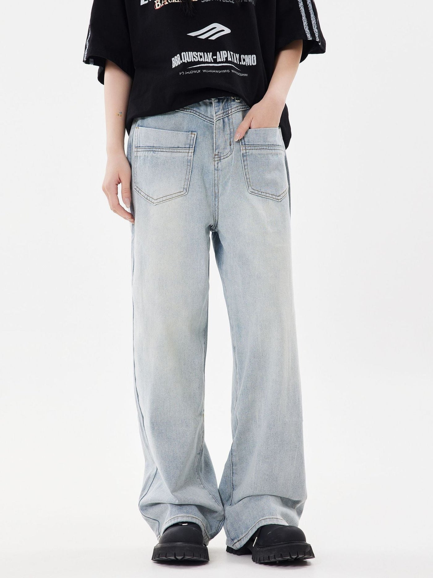 Urban Reversed Straight-Leg Jeans